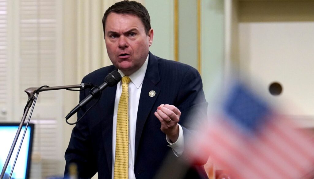 ca-republican-gets-enough-signatures-for-voter-id-ballot-measure