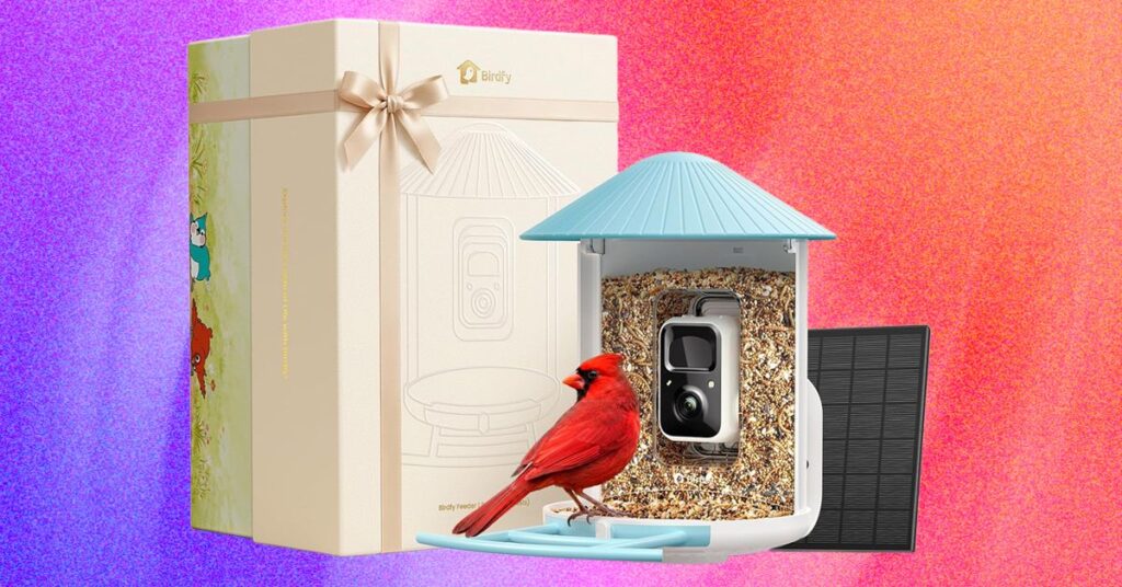 tweet-mom-to-a-smart-bird-feeder-this-mother’s-day
