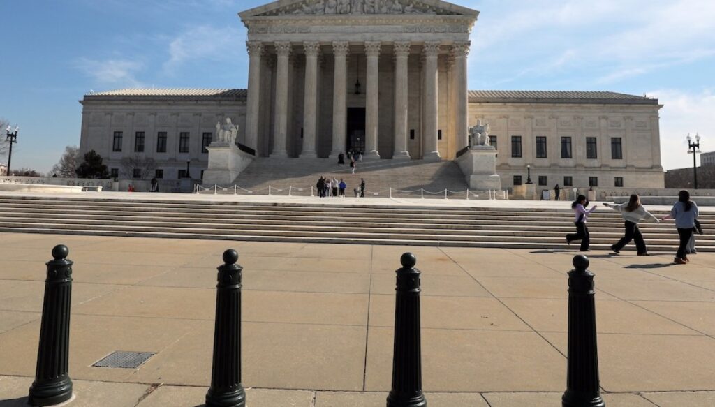 supreme-court-allows-texas’s-pro-gop-redistricting-to-stand