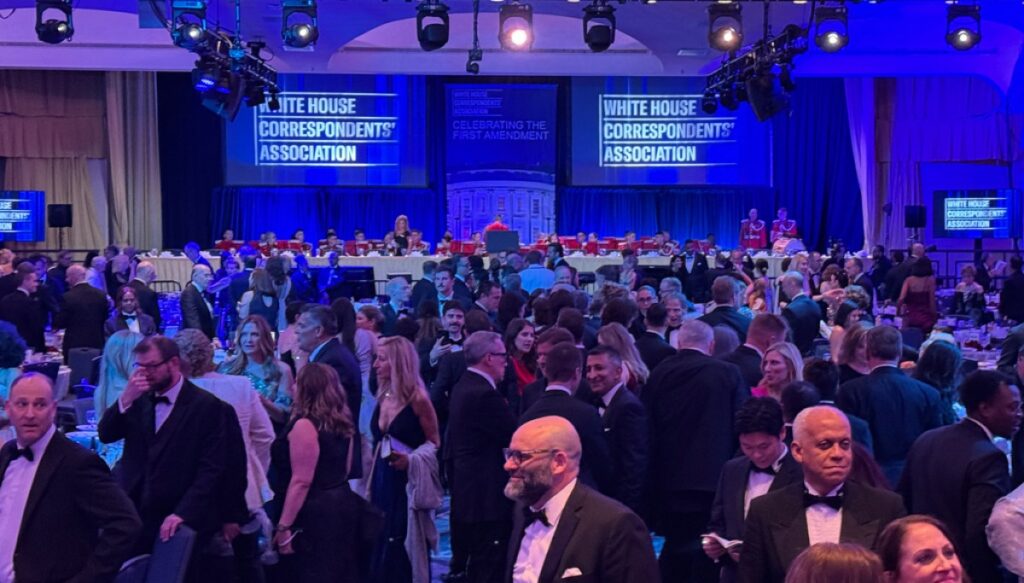 white-house-correspondents-donate-uneaten-steak-and-lobster