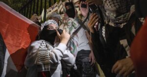 ugly-scenes-outside-white-house-as-anti-israel-protesters-smear-entrance-with-red-paint