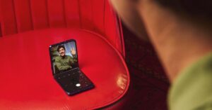 motorola’s-new-razr-folding-phones-command-a-higher-price-with-few-upgrades