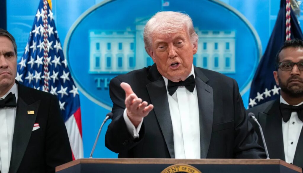 watch-live:-trump-meets-with-artemis-ii-astronauts