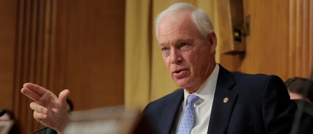 gop-senator-questions-biden-officials’-handling-of-covid-vaccine-safety-tracking