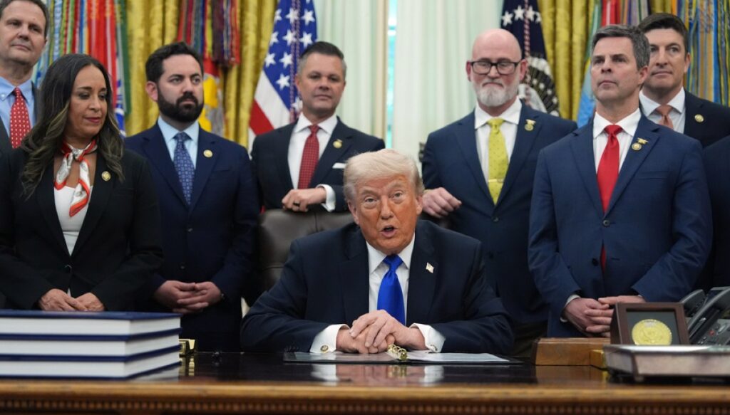 trump-signs-order-expanding-retirement-plan-coverage