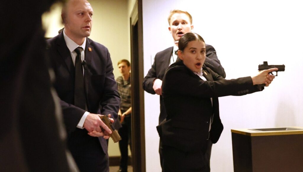 secret-service-director-denies-agent-was-wounded-by-friendly-fire