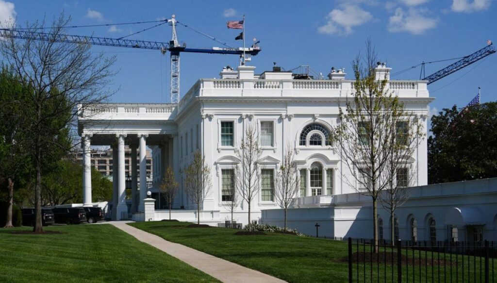 trump-and-gop-lawmakers-push-for-executive-mansion-expansion