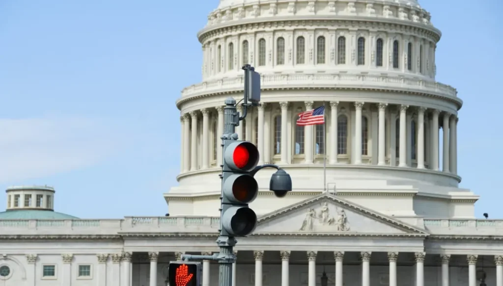 house-republicans-push-to-lift-dc’s-‘right-turn-on-red’-ban