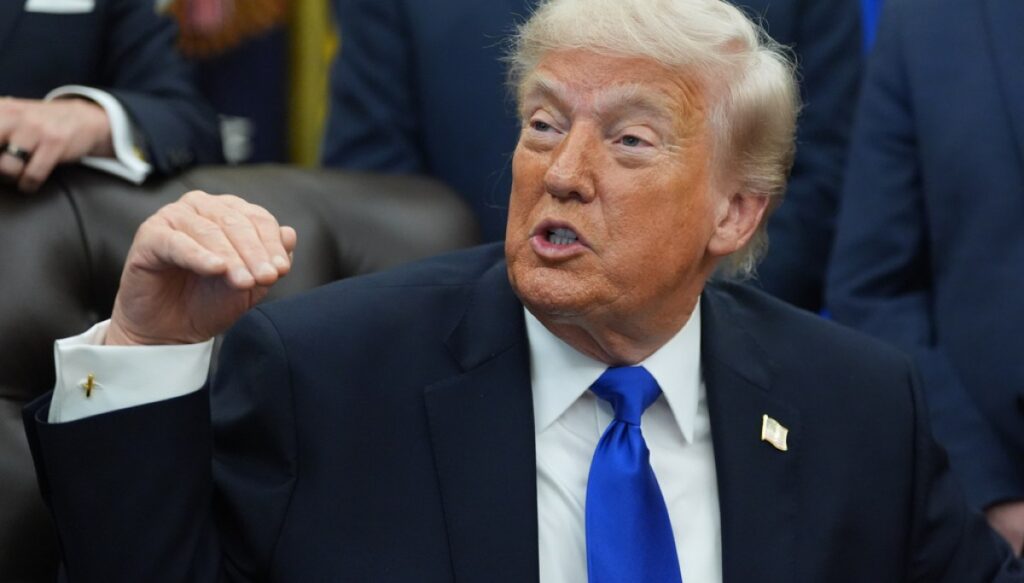 trump-to-raise-tariffs-on-european-cars-and-trucks-to-25%
