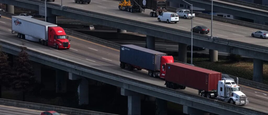 semi-truck-driver-allegedly-caused-8-crashes,-tried-strangling-driver