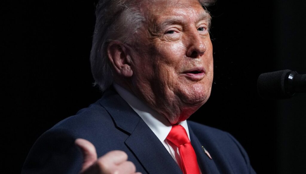 trump-jokingly-compares-us-navy-to-‘pirates’-for-seizing-iran’s-oil