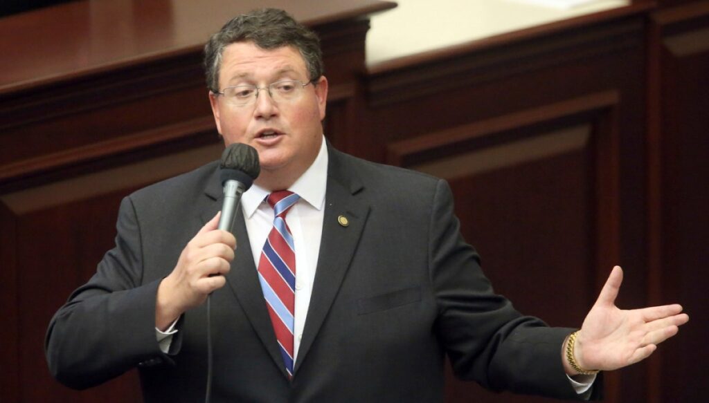 fine-explains-his-‘we-don’t-want-armenians-to-serve-in-congress’-remark