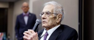 liberal-icon-and-former-congressman-warns-democrats-from-deathbed-against-moving-too-far-left