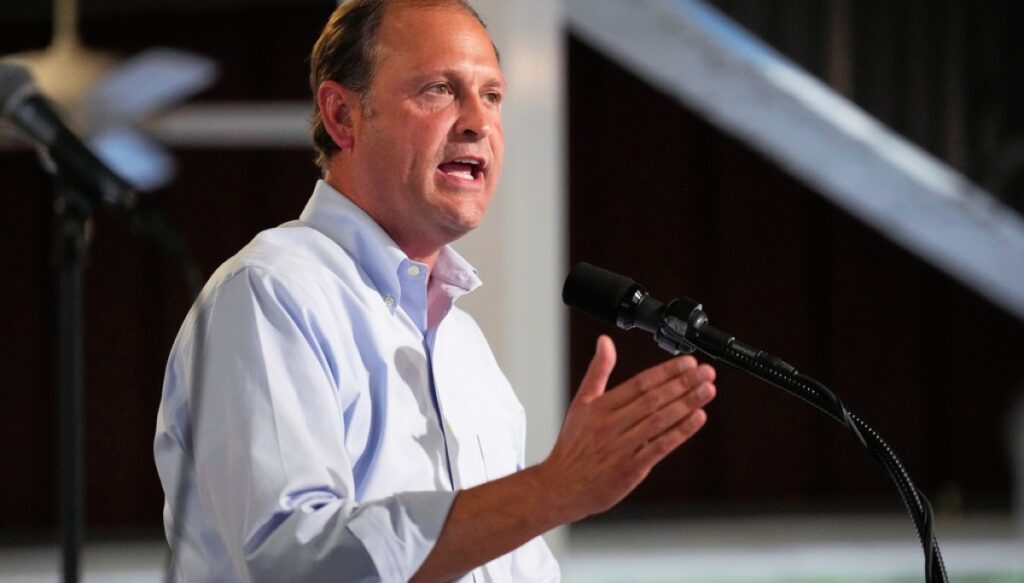 thune-and-scott-follow-trump’s-lead-with-endorsement-of-andy-barr