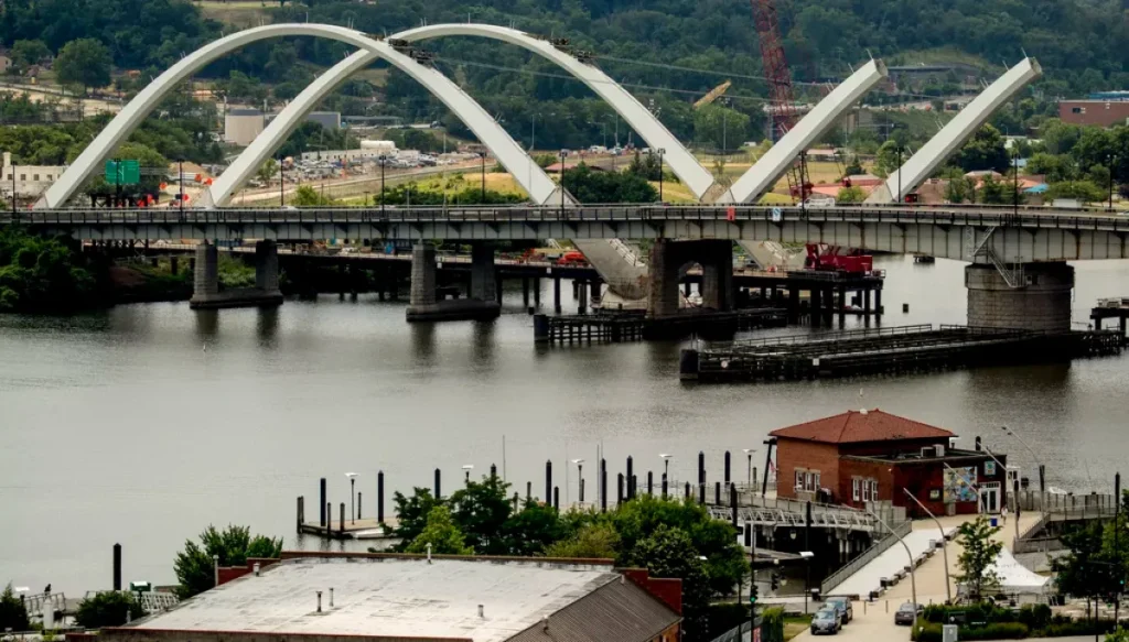 protester-on-frederick-douglass-bridge-to-come-down-‘soon’