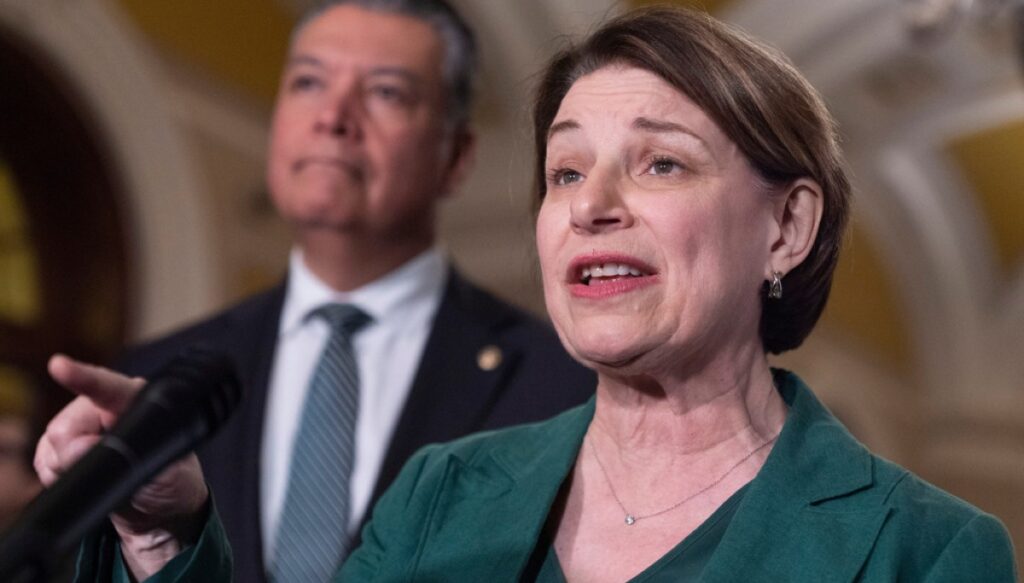 klobuchar-rolls-out-minnesota-fraud-plan-in-gubernatorial-race