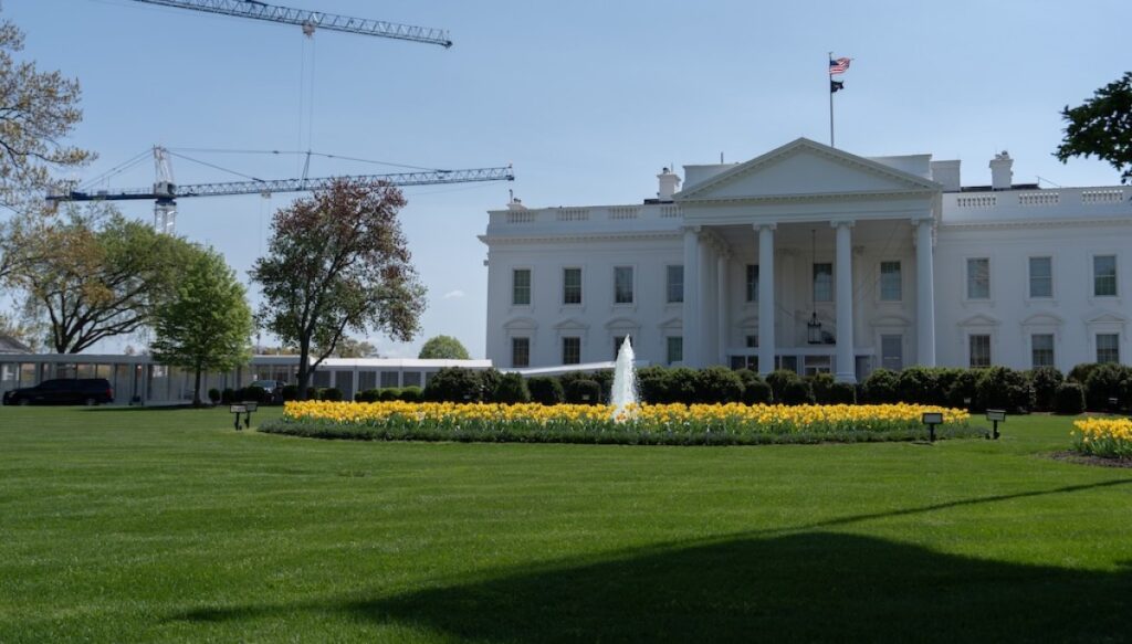 does-grassley’s-spending-bill-give-trump-$1-billion-for-the-white-house-ballroom?