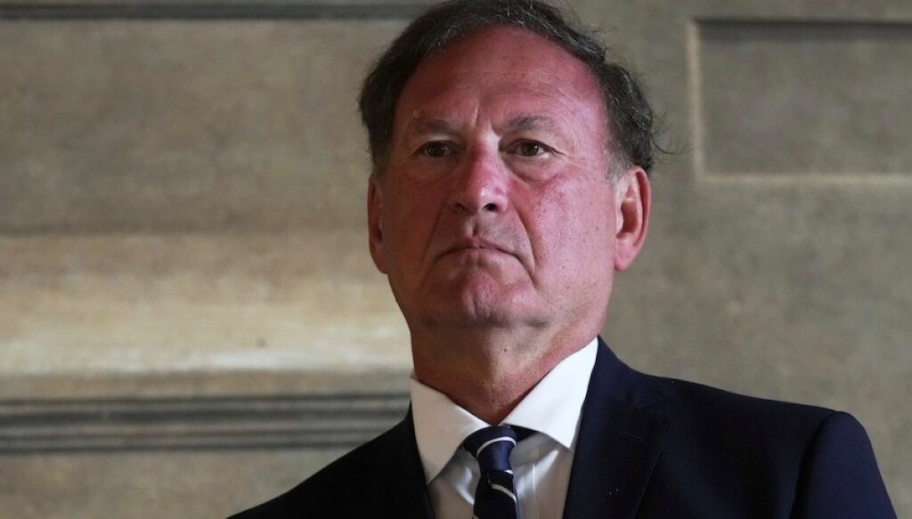 alito-slams-jackson’s-‘insulting’-dissent-as-supreme-court-speeds-up-louisiana-redistricting-case