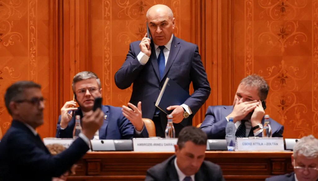 romanian-left-and-right-wings-unite-to-oust-liberal-prime-minister