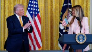 trump-jokes-autocorrect-made-it-seem-like-he-forgot-melania’s-name