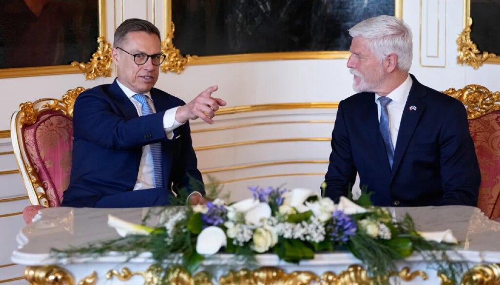 hawkish-finnish-president-says-it’s-‘time-to-start-talking-to-russia’
