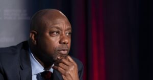 tim-scott-campaign-attacks-nikki-haley-and-ron-desantis-for-ties-to-trump-in-new-memo
