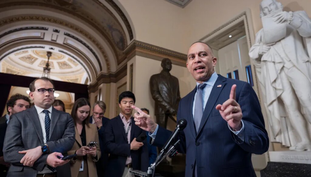 jeffries’s-redistricting-agenda-could-hand-democrats-12-seats-before-2028
