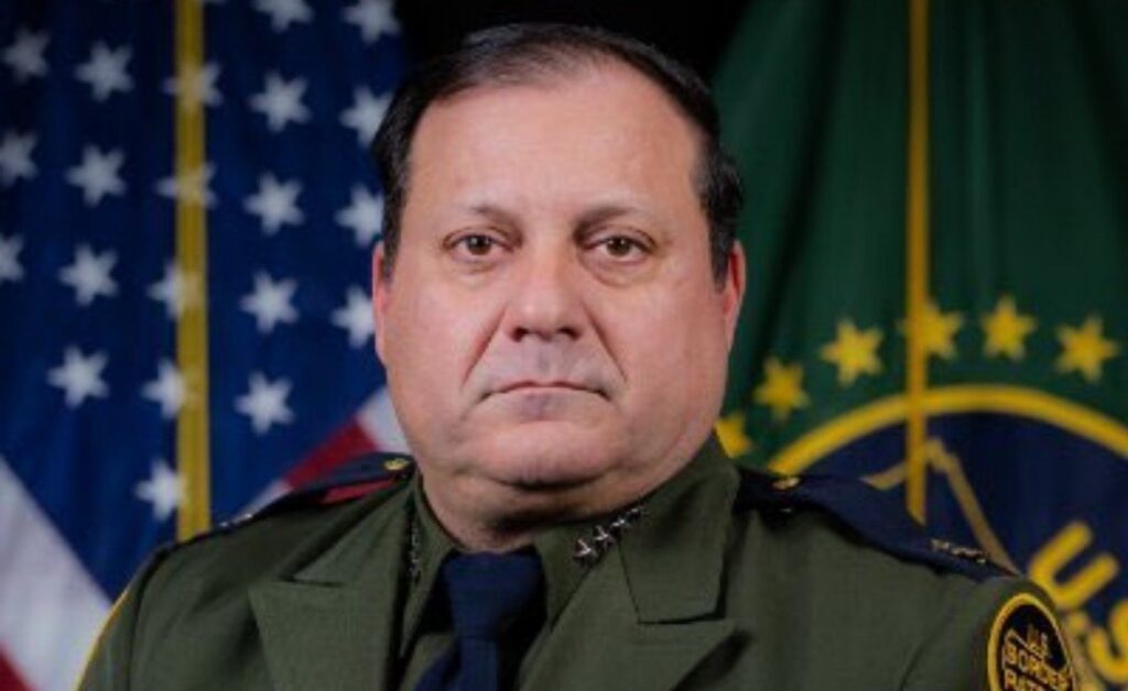 breaking:-border-patrol-chief-mike-banks-abruptly-resigns-|-the-gateway-pundit-|-by-cristina-laila