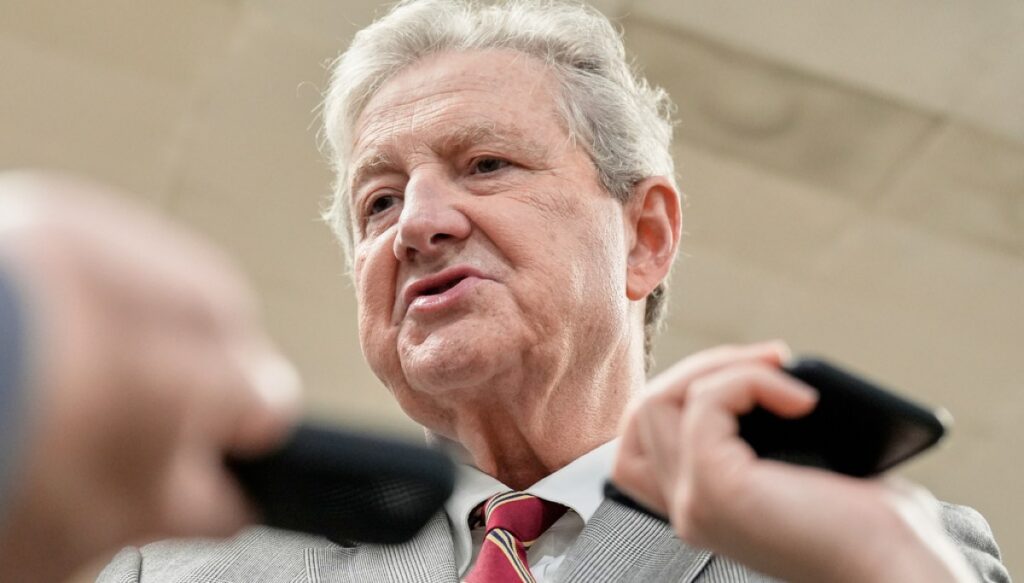 senators-vote-to-dock-their-own-pay-during-future-shutdowns