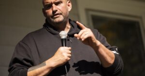 fetterman-shuts-down-heckler-with-crack-about-his-health:-‘joke’s-on-you’