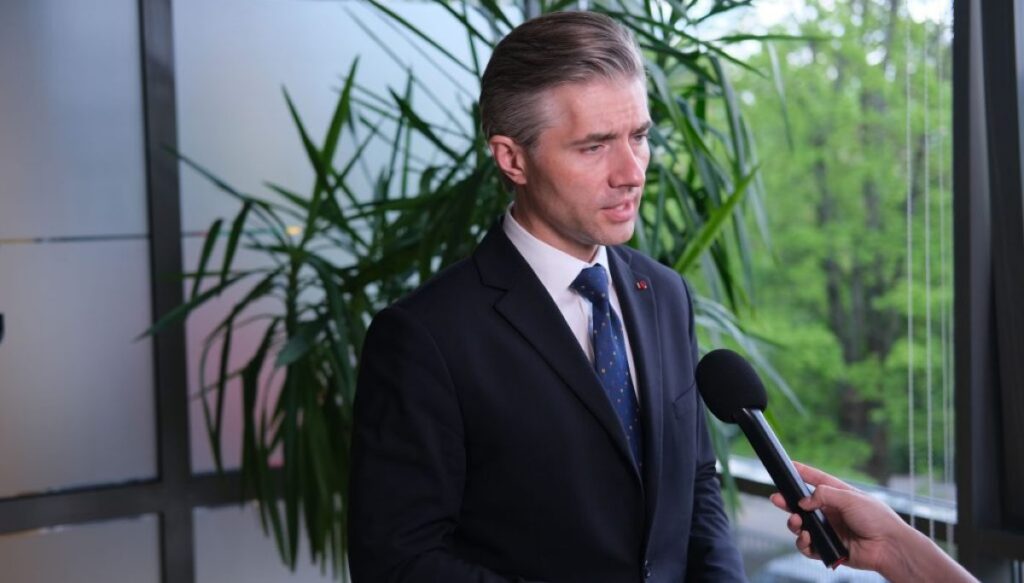 lithuania,-poland-forecast-‘military-aid’-to-help-reopen-strait-of-hormuz