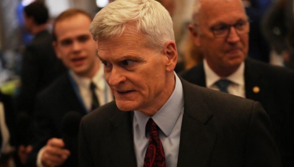 trump-calls-cassidy-‘a-disloyal-disaster’-who-will-get-‘clobbered’-in-primary