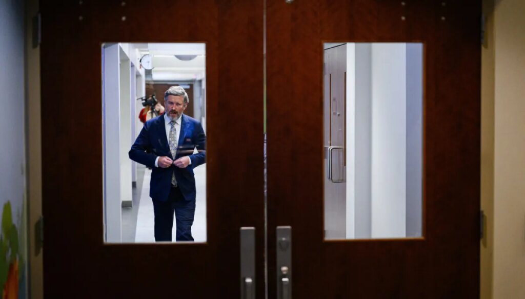 trump-revenge-tour-barrels-toward-massie-with-cassidy-and-indiana-in-its-wake