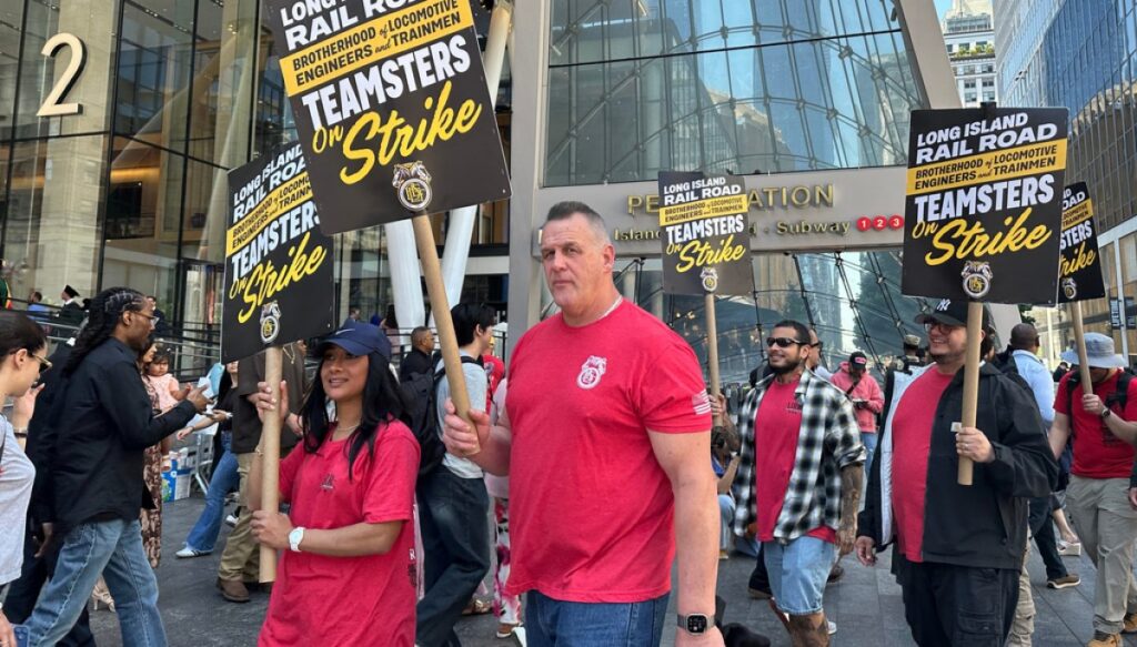 new-yorkers’-commute-slammed-by-lirr-strike