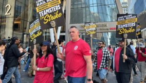 new-yorkers’-commute-slammed-by-lirr-strike