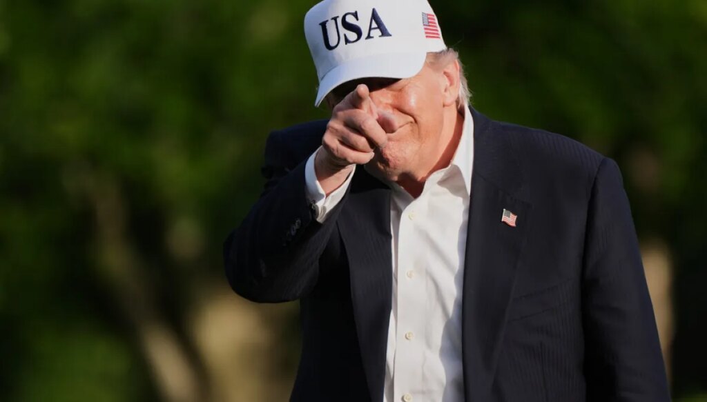 trump-moves-to-drop-$10-billion-irs-lawsuit