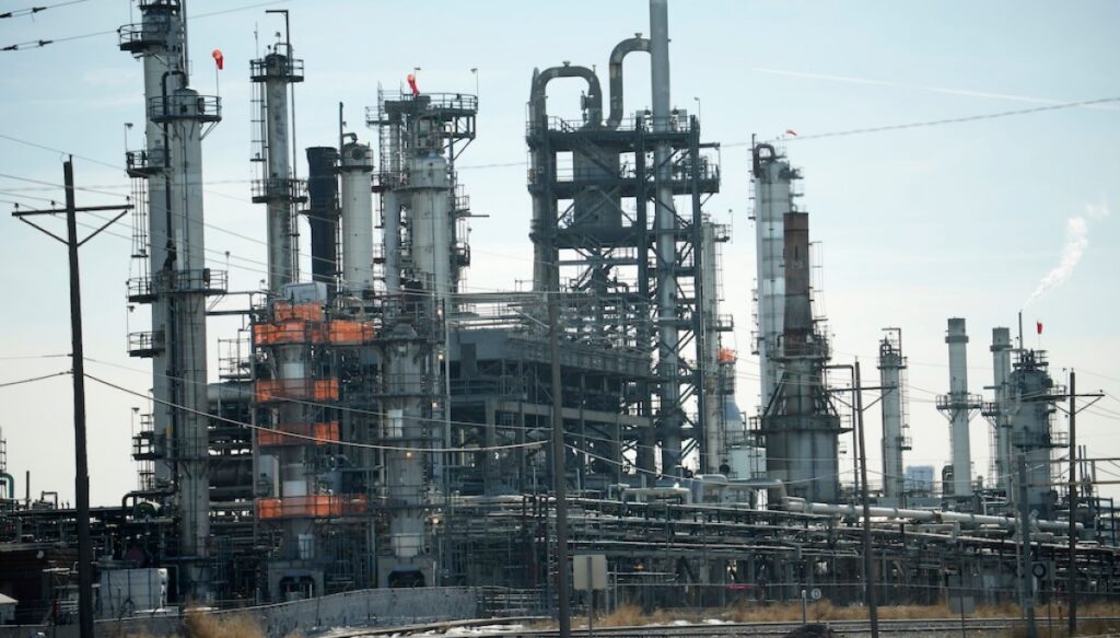 conservatives-urge-supreme-court-to-quash-lawsuit-over-climate-change-harms