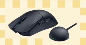razer’s-bantamweight-viper-v4-pro-mouse-packs-a-heavyweight-punch