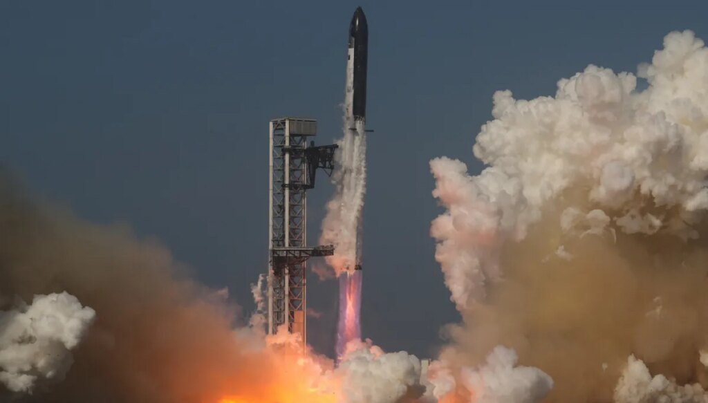 spacex-launches-starship-test-flight-as-company-races-toward-ipo