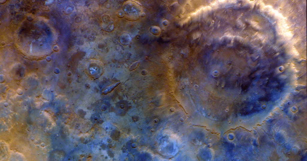 a-probe-took-incredible-pictures-of-mars-on-its-way-to-a-far-off-asteroid