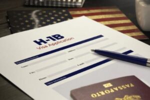 h-1b-visa-applications-crash-38%-after-trump-reforms-|-the-gateway-pundit-|-by-robert-semonsen