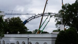 construction-begins-on-ufc-freedom-250-‘claw’-stage-at-white-house
