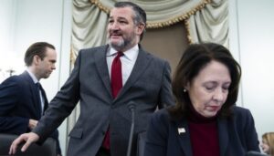 cruz-and-cantwell-strike-bipartisan-deal-to-‘save-college-sports’