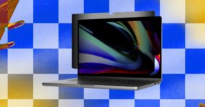 i-always-refused-to-use-laptop-privacy-screens-until-i-tried-this-one