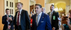 federal-judge-temporarily-blocks-trump