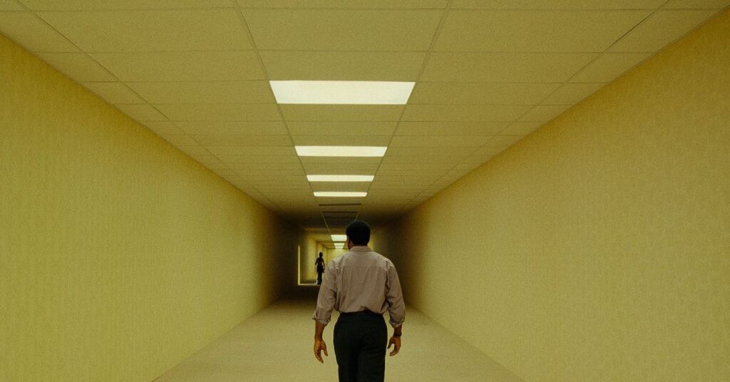 ‘backrooms’-takes-you-deeper-inside-the-internet’s-most-uncanny-horror-myth