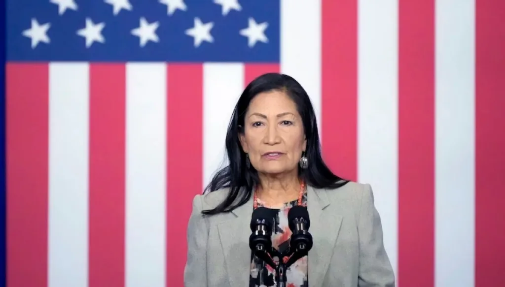 deb-haaland-wins-democratic-nomination-for-new-mexico-governor