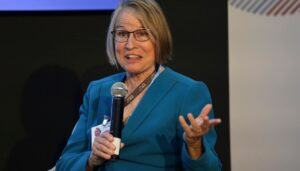 miller-meeks-advances-in-race-for-toss-up-iowa-house-seat