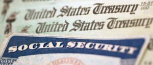 social-security-time-bomb:-retirees-could-lose-hundreds-from-monthly-checks-by-2032,-report-says