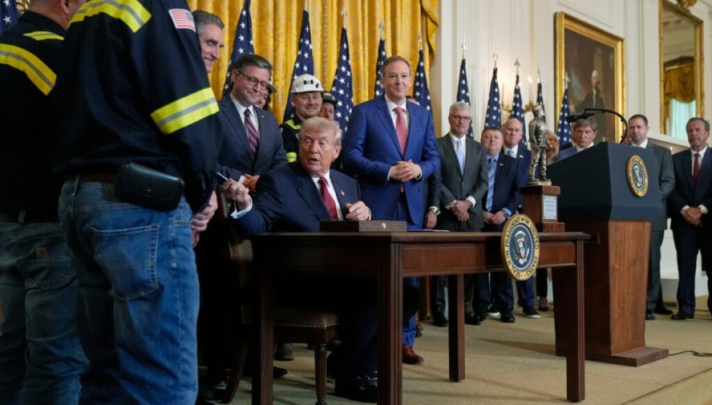 trump-denies-china’s-ties-to-anti-data-center-movement-in-us